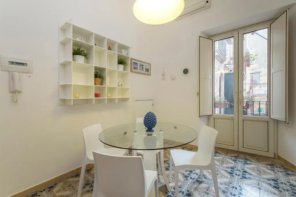 Elegant Apartment In Taormina