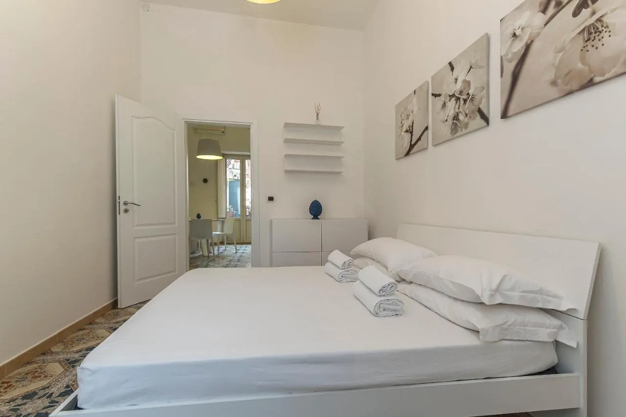Elegant Apartment In Taormina
