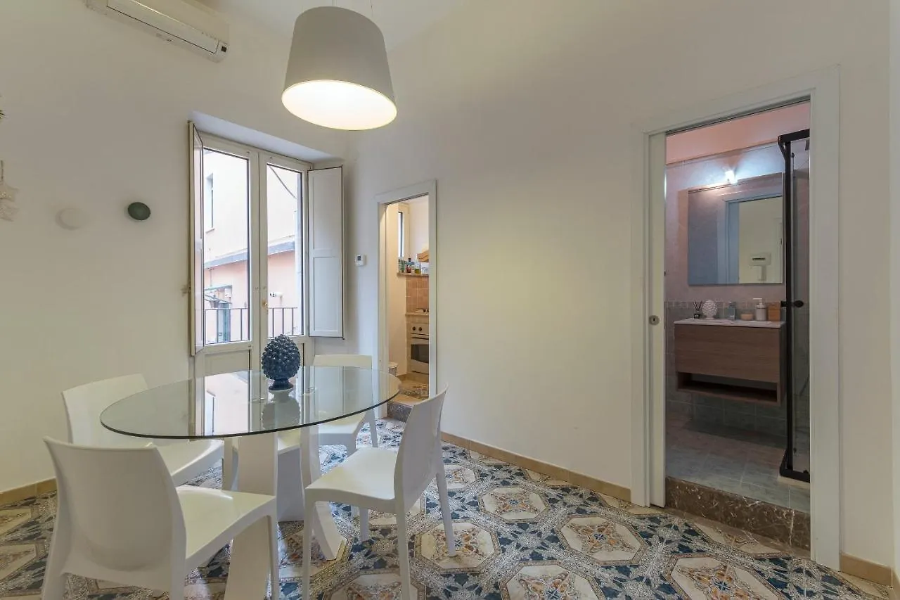 Elegant Apartment In Taormina