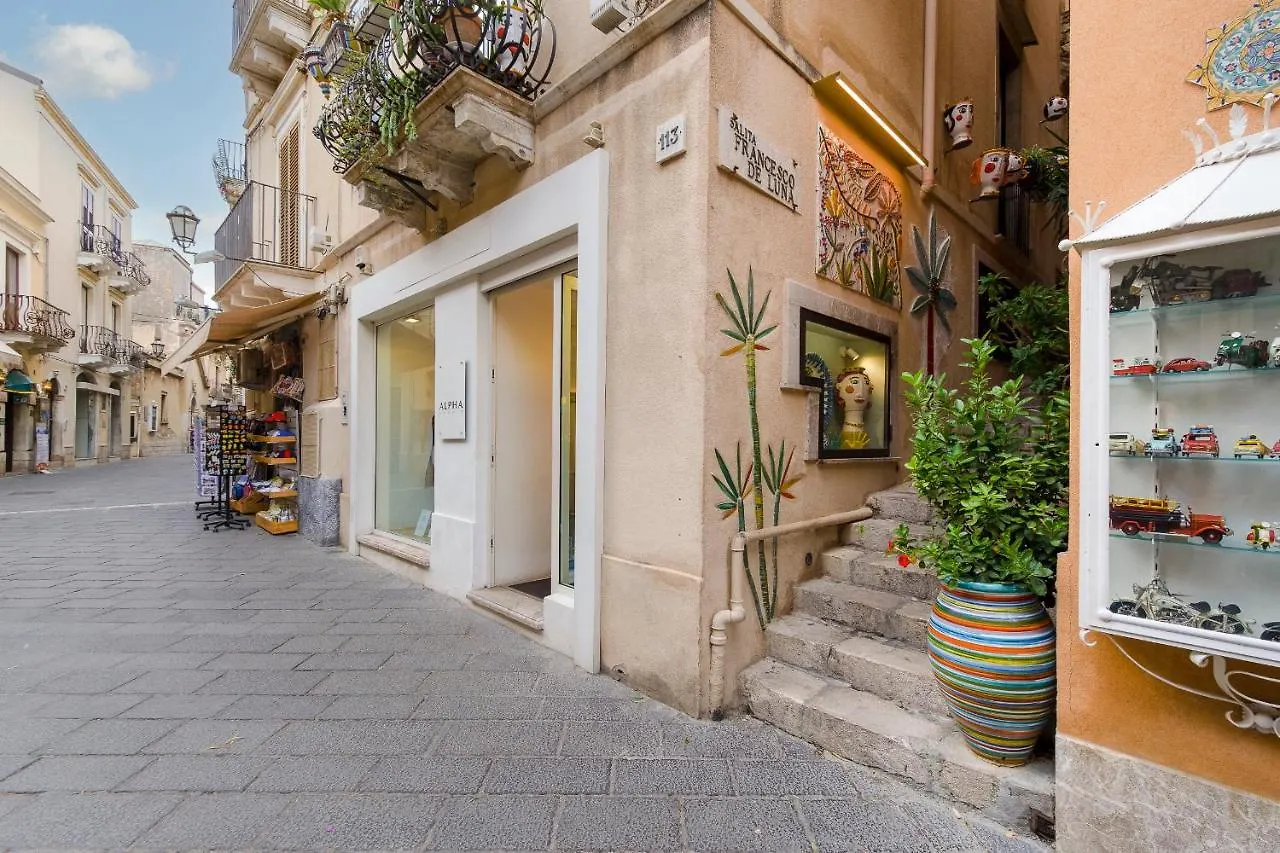 Elegant Apartment In Taormina Italia